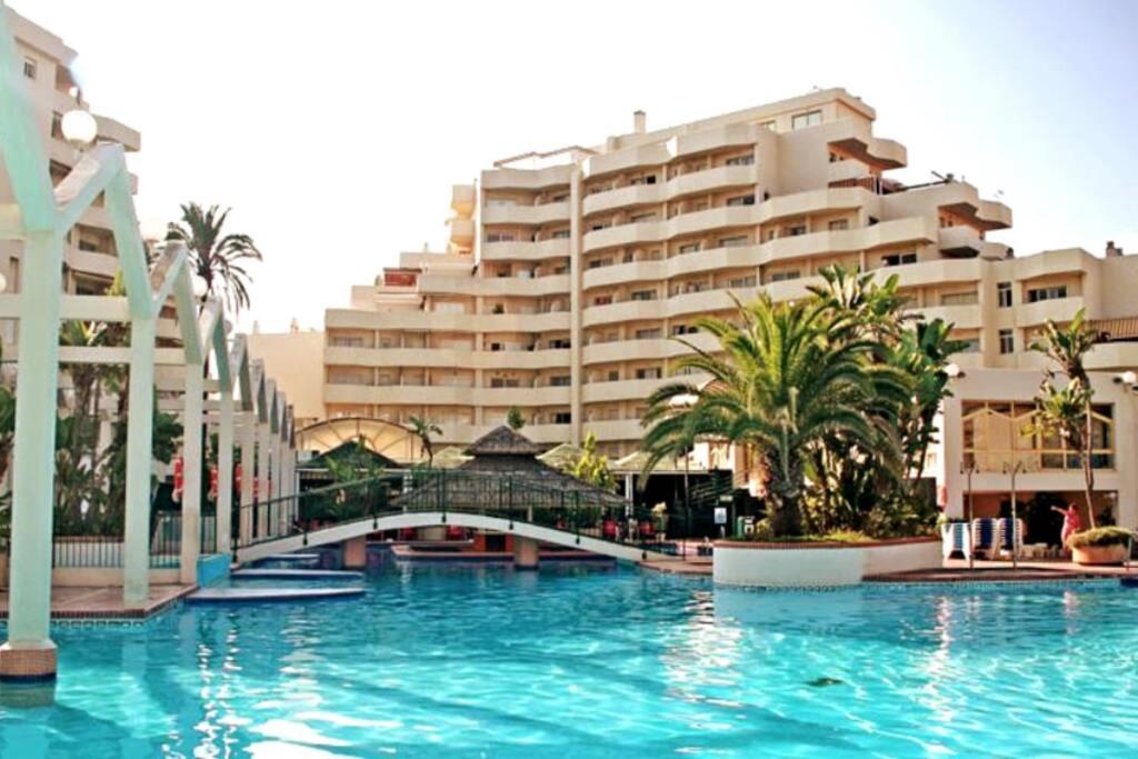 ベナルマデナPrecioso Apartamento Frente Al Mar Benalbeachアパートメント エクステリア 写真