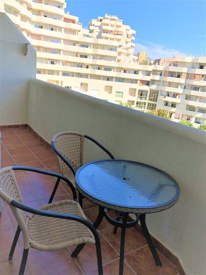 ベナルマデナPrecioso Apartamento Frente Al Mar Benalbeachアパートメント エクステリア 写真