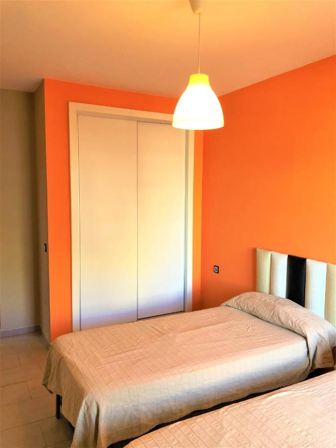 ベナルマデナPrecioso Apartamento Frente Al Mar Benalbeachアパートメント エクステリア 写真