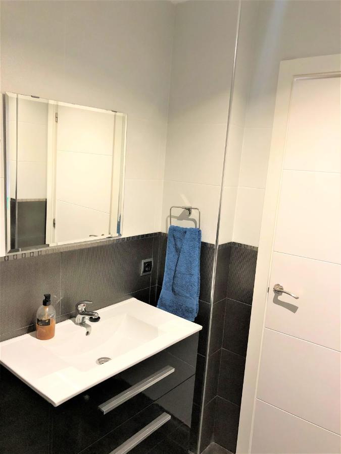 ベナルマデナPrecioso Apartamento Frente Al Mar Benalbeachアパートメント エクステリア 写真