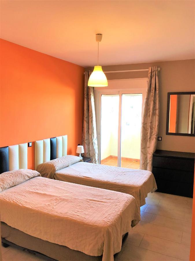 ベナルマデナPrecioso Apartamento Frente Al Mar Benalbeachアパートメント エクステリア 写真